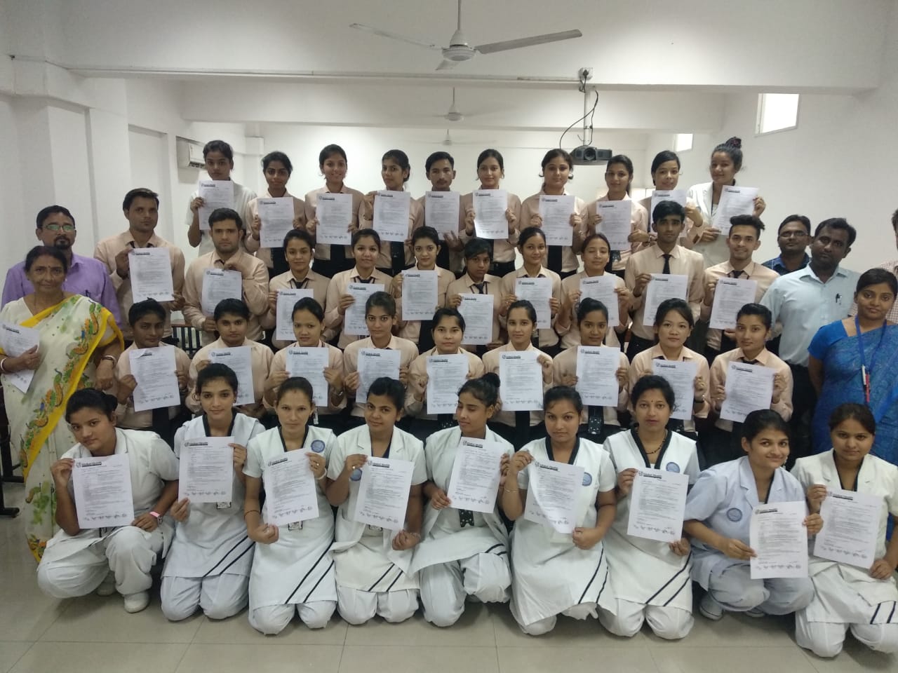 Student with their offer letter from Medanta – Medicity Hospital ( Batch 2018- Pass-Out)